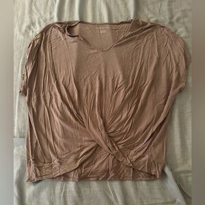 V neck American Eagle shirt with twist in front